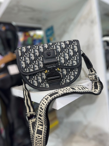 Imagen de Bolso  CHRISTIAN DIOR triple A*